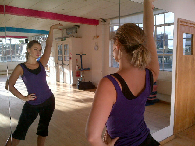 1131010933117_20_Kimberli_Uolsh_i_Nikola_Roberts_na_shou_Strictly_Come_Dancing_06_10_12_282229.jpg 1131010933117_20_Kimberli_Uolsh_i_Nikola_Roberts_na_shou_Strictly_Come_Dancing_06_10_12_282229.jpg